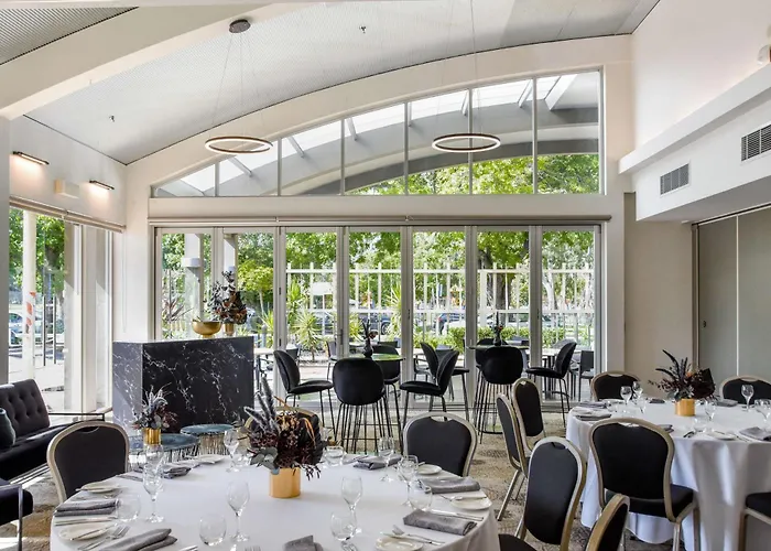 The Terrace Hotel Adelaide With Golf Course