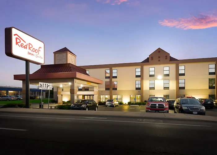 Red Roof Inn & Suites Columbus West Broad
