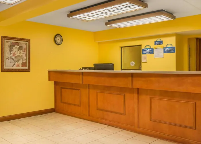 Days Inn By Wyndham Columbus Fairgrounds With Golf Course