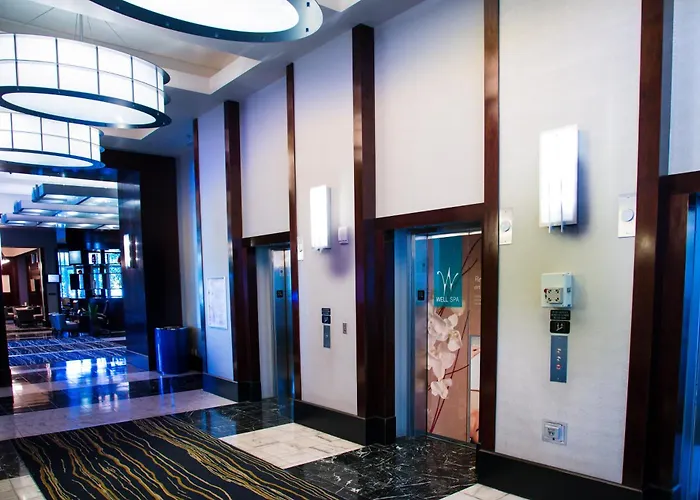 The Lapis Suite At Platinum Hotel 5 Min Walk To F1 Koval Zone Entrance