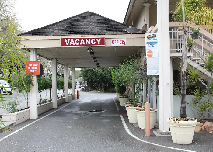 Caravelle Inn Extended Stay São José