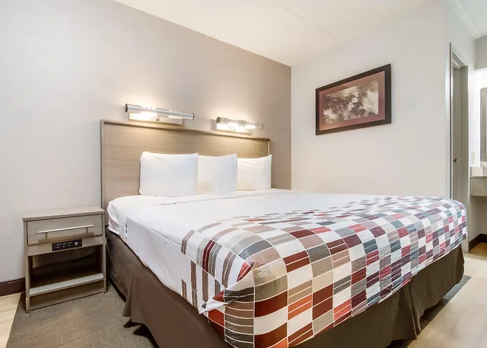 Red Roof Inn Detroit - Farmington Hills