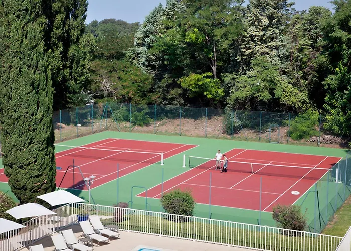 Novotel Avignon Nord met golfbaan