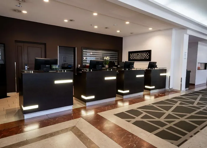 Radisson Blu Conference Hotel, Düsseldorf Mit Golfplatz