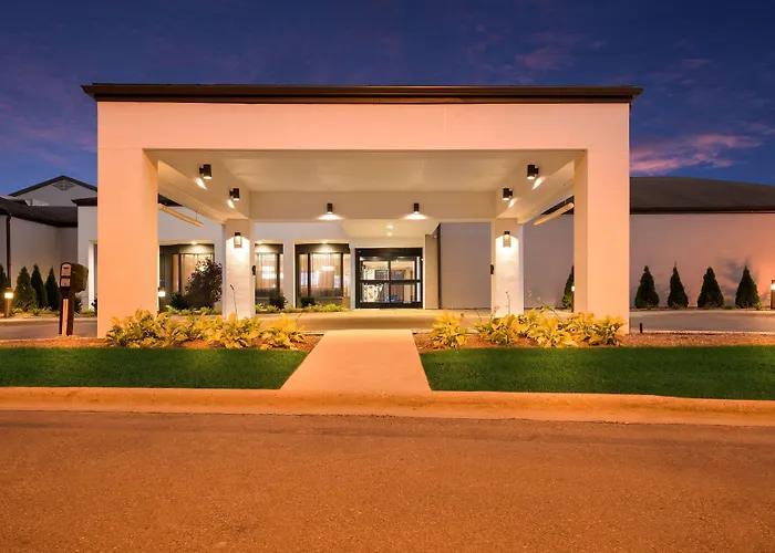 Pet friendly Sonesta Select Detroit Auburn Hills Hotel