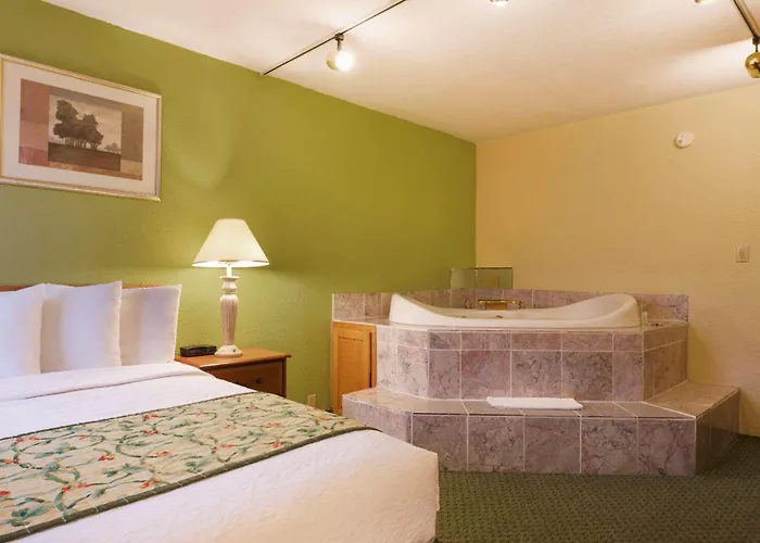 Travelodge By Wyndham Sturgis