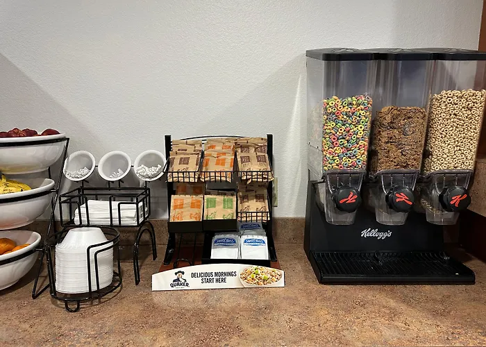 Baymont By Wyndham Omaha Sw Hotel