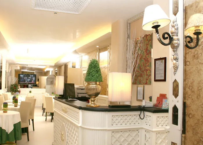 Hotel Valle Roma Com um Campo de golfe