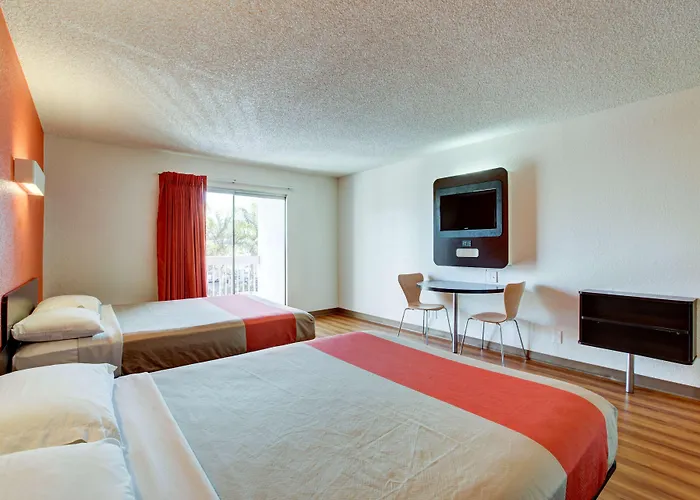 Motel 6-Santa Ana, Ca - Irvine - Orange County Airport