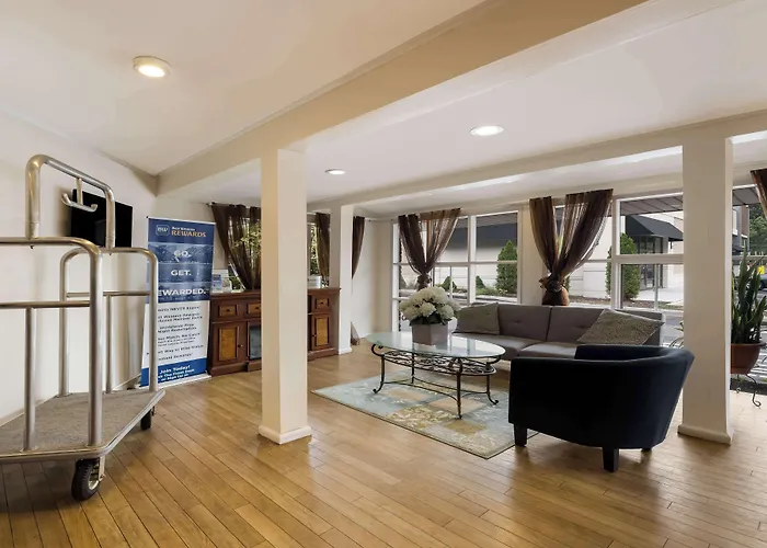 Surestay Plus By Best Western Woodbury Inn