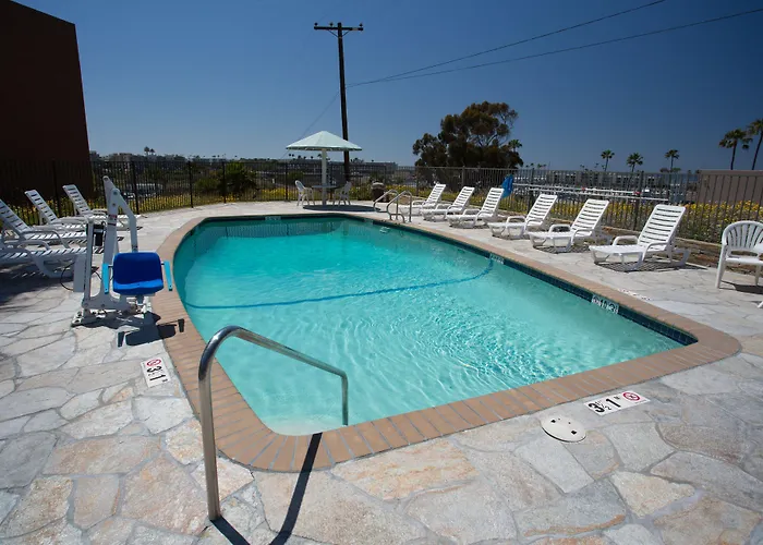 Days Inn By Wyndham Oceanside
