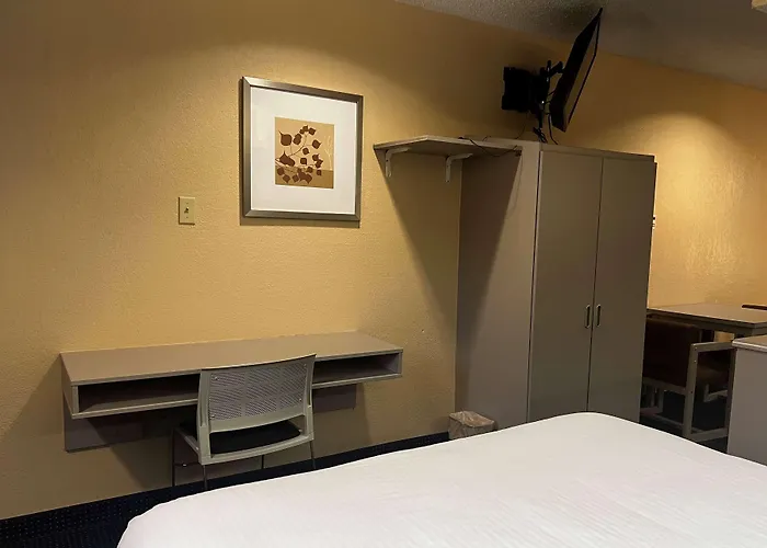 Microtel Inn & Suites By Wyndham Houston Nassau Bay