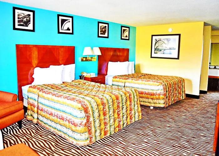 Flagship Inn & Suites Groton