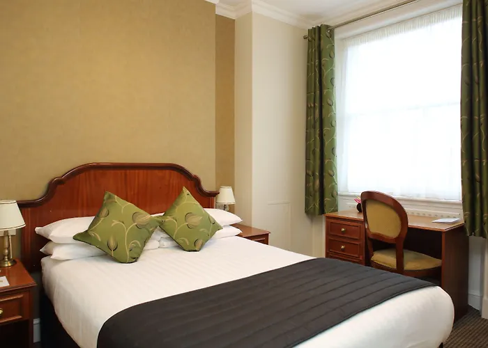 Kensington Gardens Hotel Londres Con una Pista de Golf