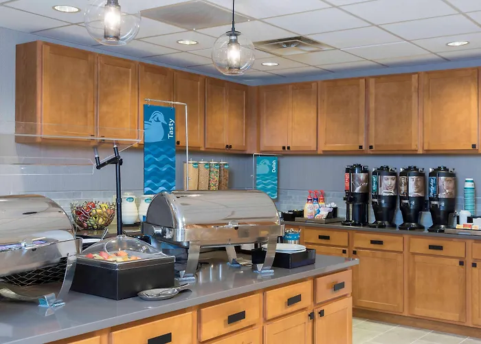 Homewood Suites By Hilton Indianapolis Airport / Plainfield