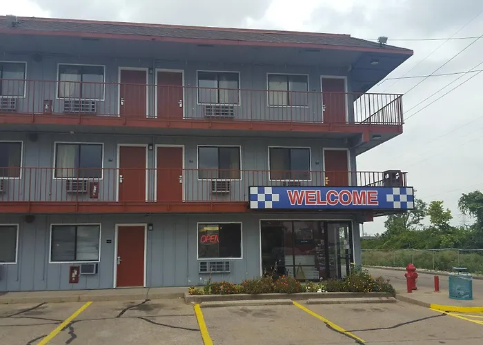 Pet friendly Travel Inn Sharonville