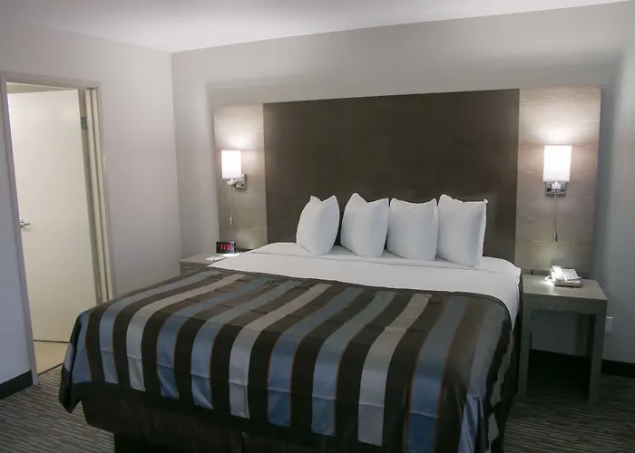 Wingate By Wyndham Louisville Airport Expo Center