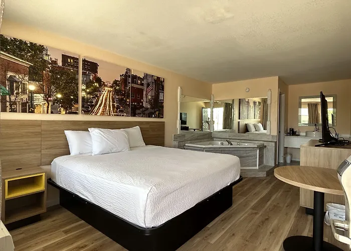 Days Inn By Wyndham Branson Near Theatre District