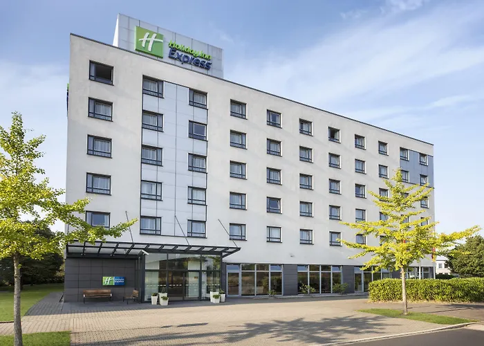 Holiday Inn Express Düsseldorf City Nord Mit Golfplatz
