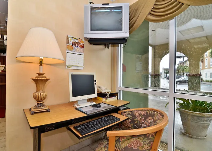 Econo Lodge Valdosta Mall Area