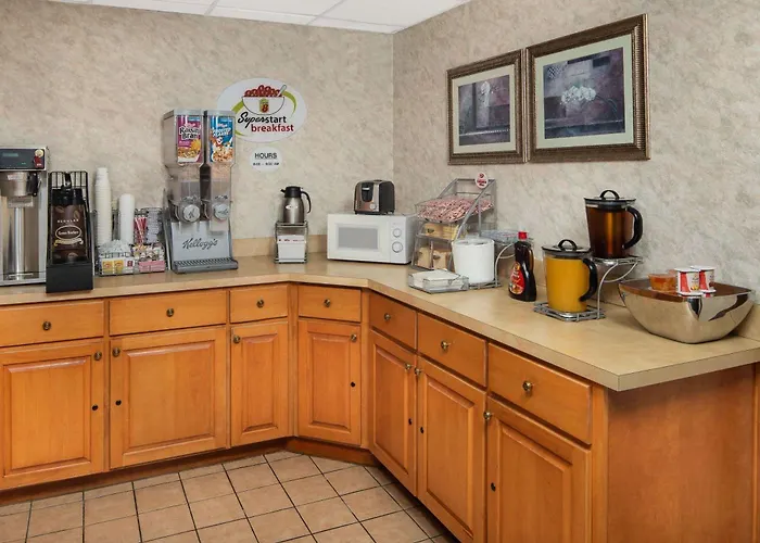 Super 8 By Wyndham Burlington Nc Motel