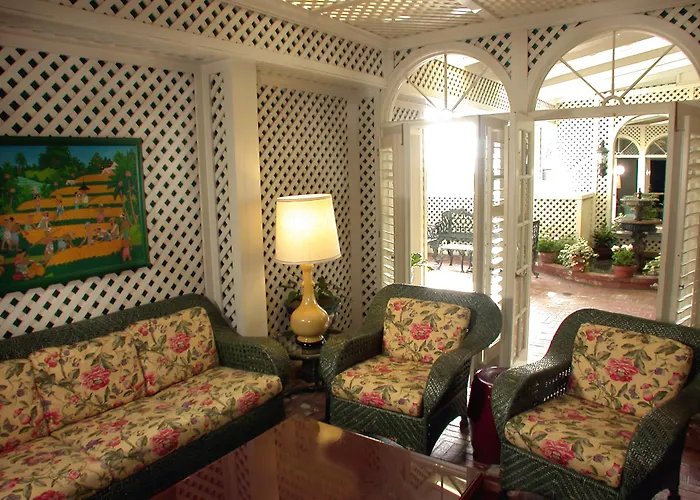 Pine Inn - Carmel