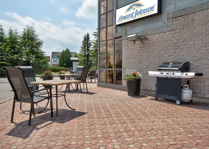 Clarion Pointe Quebec Airport Hotel With Golf Course