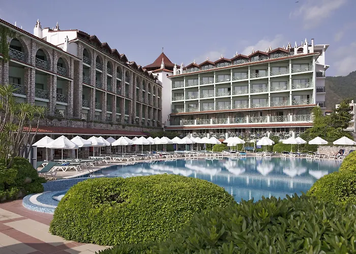 Marti La Perla (Adults Only)