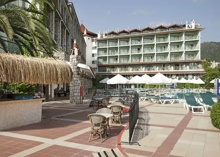 Marti La Perla (Adults Only)