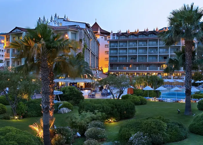 Marti La Perla (Adults Only)