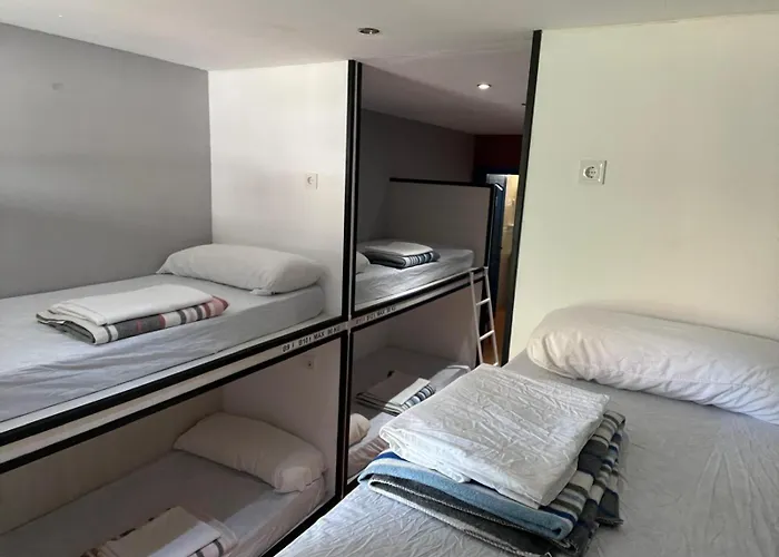 Hego Haize Albergue Hostel Zarautz