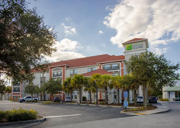 Holiday Inn Express Tampa North Telecom Park By Ihg Temple Terrace