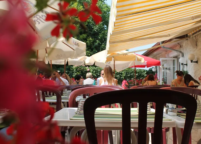 Hôtel Restaurant Maison Blanche Rungis