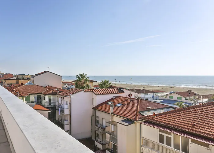 Hotel Nuovo Tirreno Lido di Camaiore