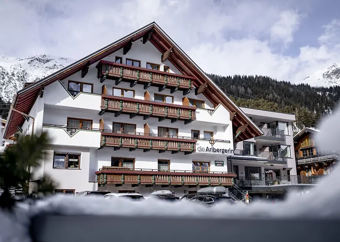Hotel Die Arlbergerin - Design&Tiroler Gemütlichkeit St. Anton am Arlberg