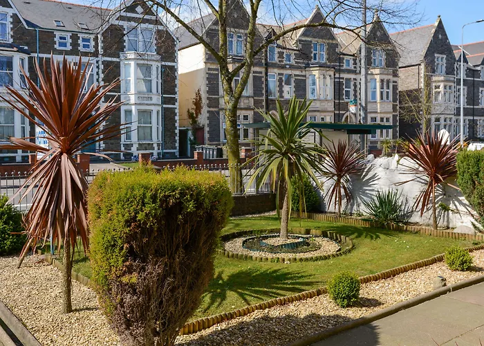 Tanes Hotel Cardiff