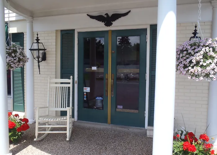 Glass House Inn Erie Near I-90 & I-79 Kearsarge