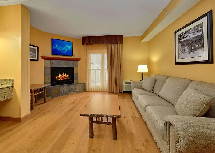 Bearskin Lodge On The River Gatlinburg