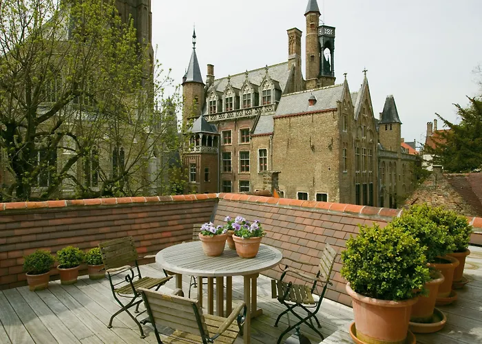 Luxury Guesthouse Bonifacius - Unique Location Brugge
