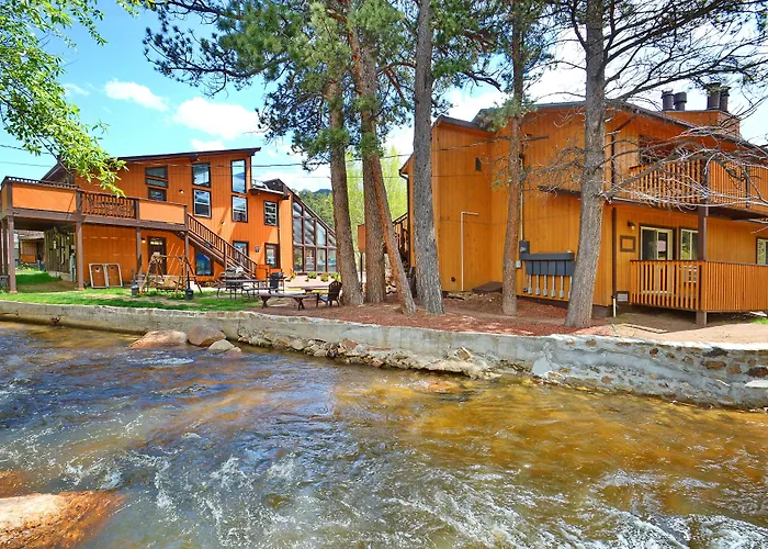 Pet friendly Murphy'S River Lodge Estes Park