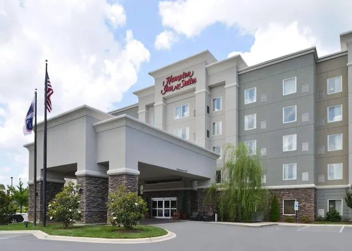 Boutique Hampton Inn & Suites Greensboro/Coliseum Area