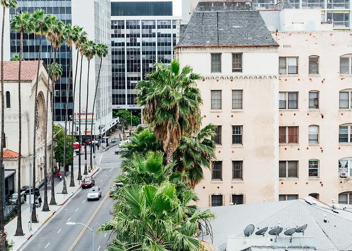 Pet friendly Hotel Normandie Los Angeles