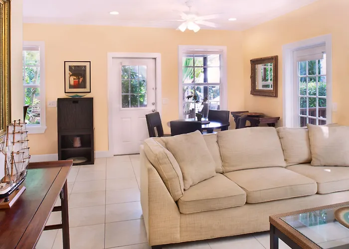 Travelers Palm Inn