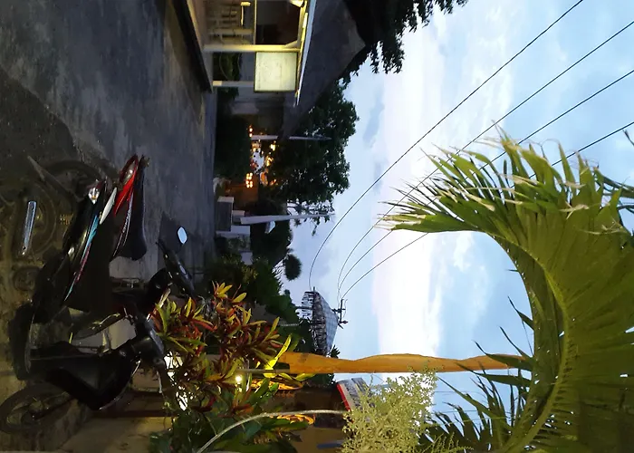 Sunset Coin Lembongan Hotel