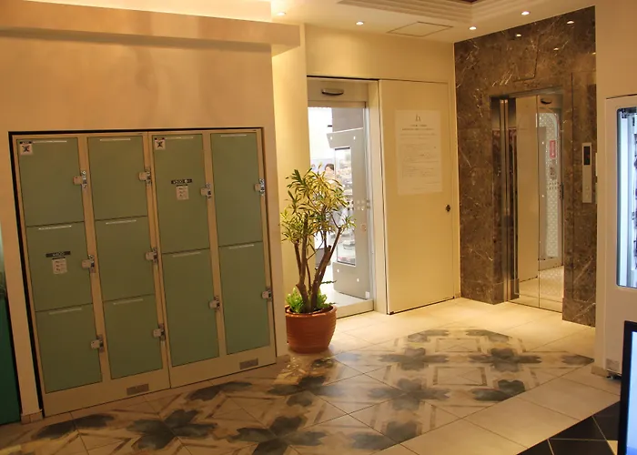 Hotel Kariyushi Lch. Izumizaki Kencho Mae à Naha