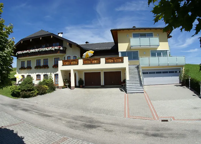 Gästehaus Stabauer Mondsee Mit Golfplatz