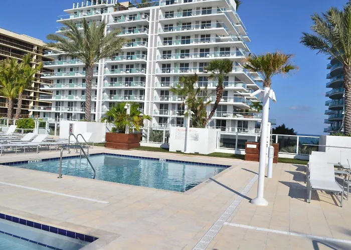 Grand Beach Hotel Surfside West Con una Pista de Golf