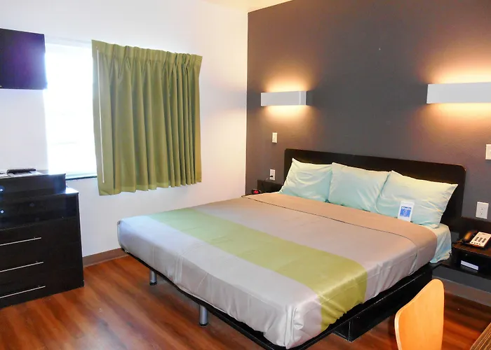 Pet friendly Super 8 By Wyndham Kenedy Motel