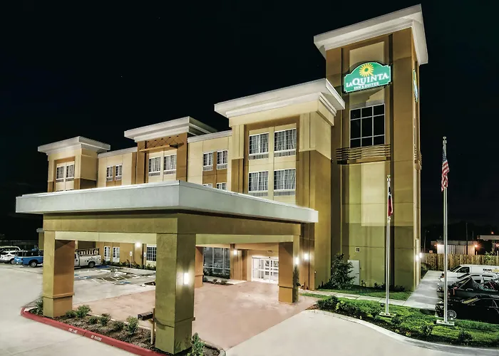 La Quinta By Wyndham Victoria - South Hotel With Golf Course