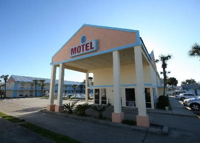 Coconut Grove Motor Inn Upper Grand Lagoon